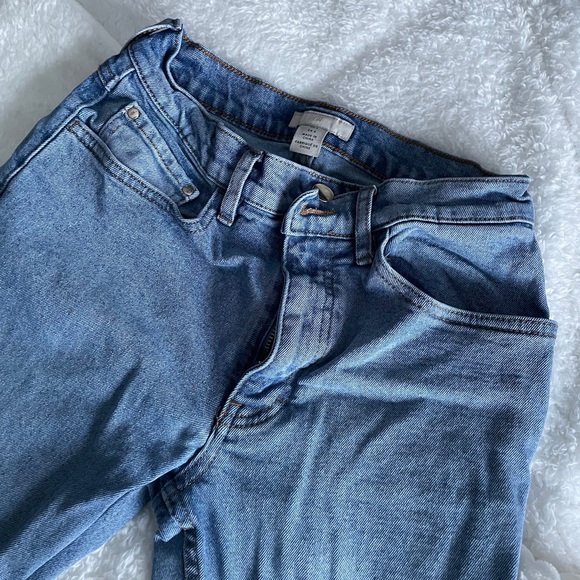 H&M blue boyfriend/skinny jeans - Picture 3 of 4
